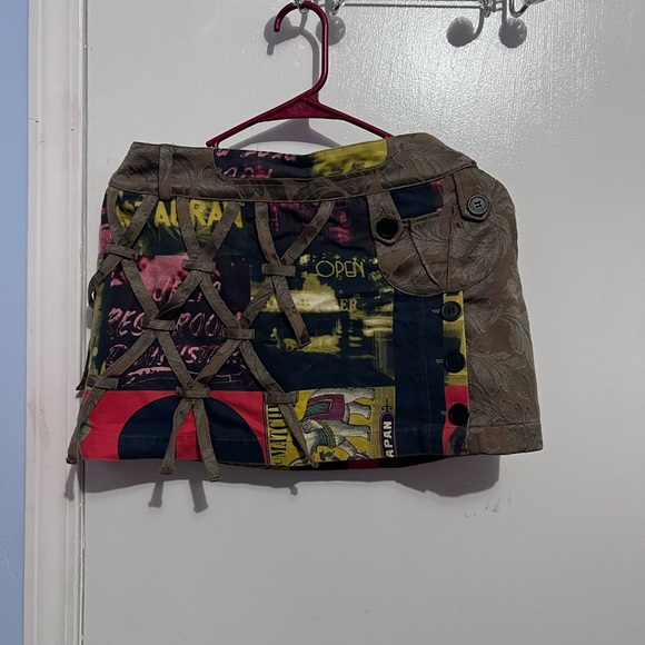Custo Barcelona Dresses & Skirts - Rare find Y2k Custo Barcelona mini skirt excellent condition no defects